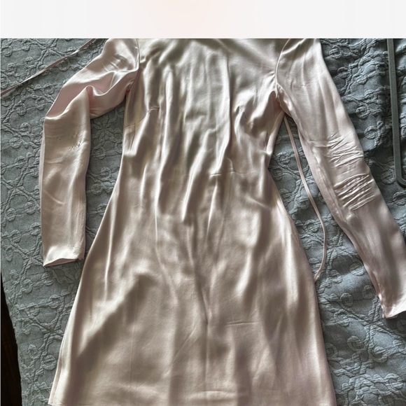 Stunning pink satin mini dress by Alexander Wang 💗
